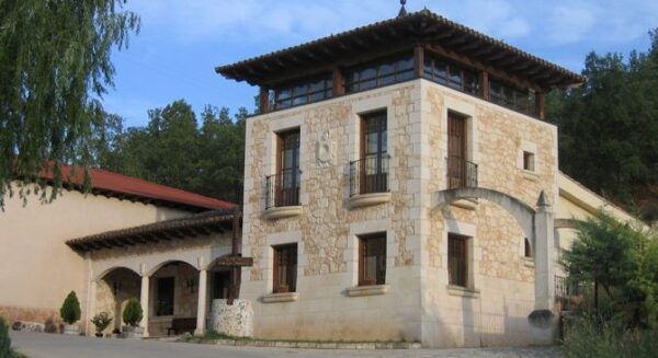 Bodegas ISMAEL ARROYO (VALSOTILLO) en Sotillo de la Ribera, Burgos